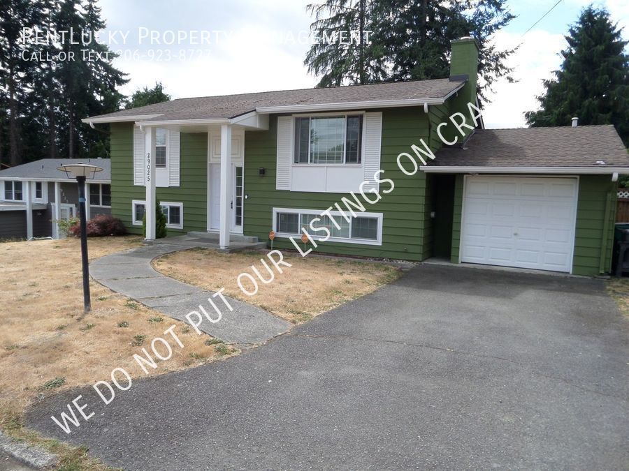 Primary Photo - Updated and HUGE 5 Bedroom Federal Way Hom...
