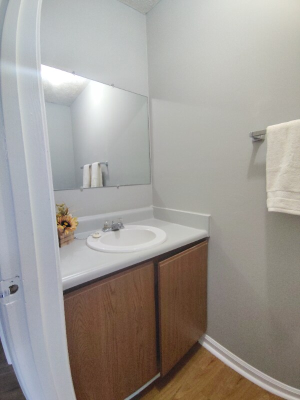 Building Photo - 11 Hobbs Ln