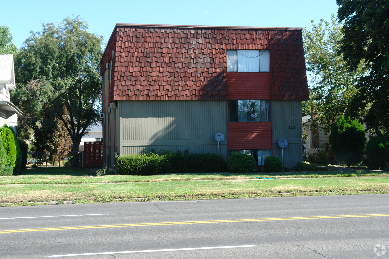 Foto del edificio - 223 E Indiana Ave