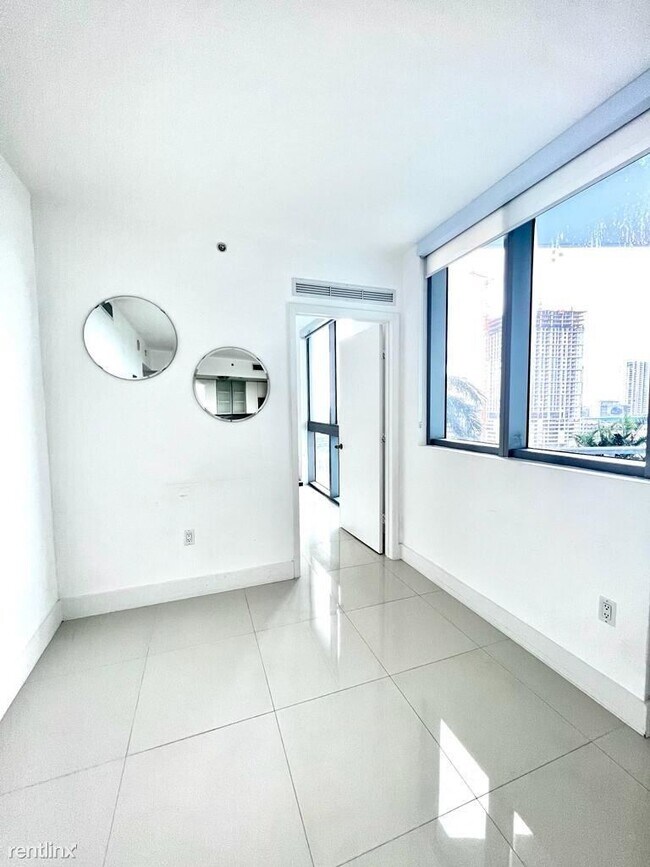 Foto del edificio - 2 br, 2 bath Condo - 92 SW 3rd St Apt 1406