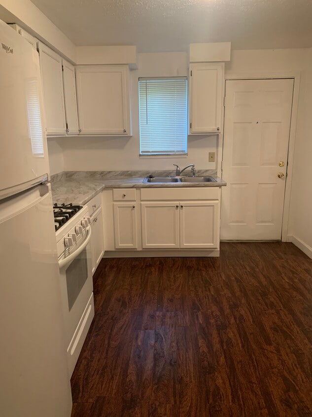 23856 Banbury Cir Unit 7C, Warrensville Heights, OH 44128 Condo for