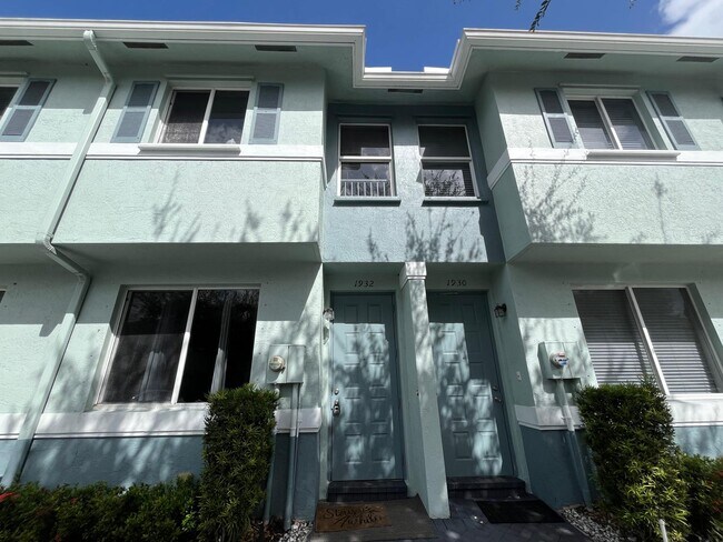 Foto del edificio - 1932 Alamanda Way
