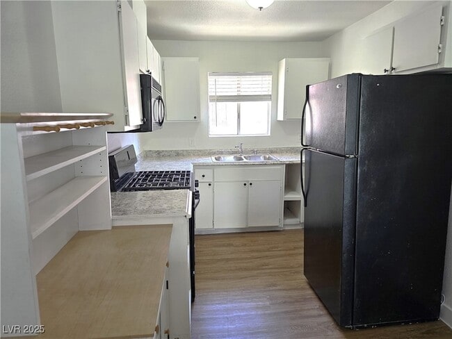 Building Photo - 1708 Cordoba Ln