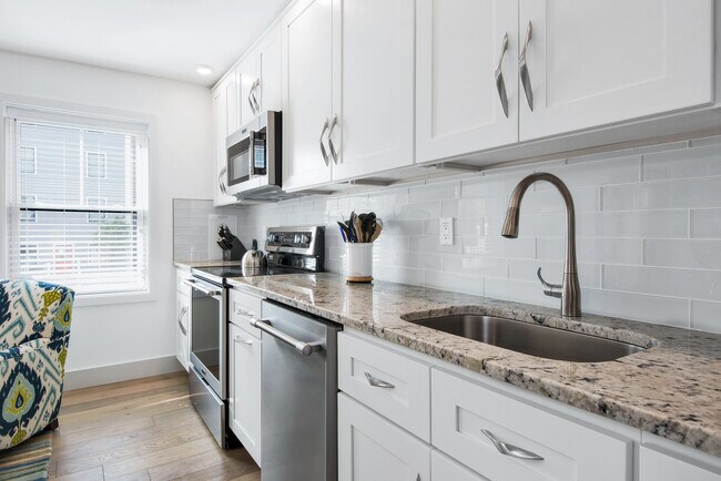 Building Photo - 48 Wilmot St