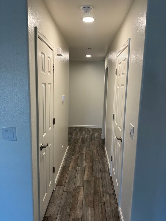 Foto del edificio - 1147 Dewitt Ave