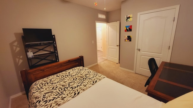 Photo - 384 Aberdeen Dr House