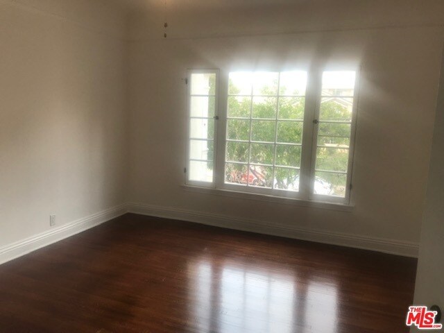 Foto del edificio - 3966 W 7th St