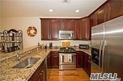 Foto del edificio - 136 Wildwood Cir