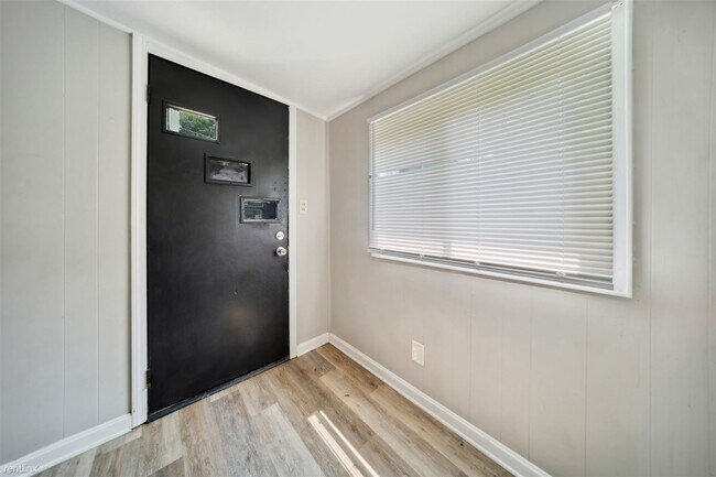 Foto del edificio - 3 br, 1 bath House - 9251 Newkirk Drive