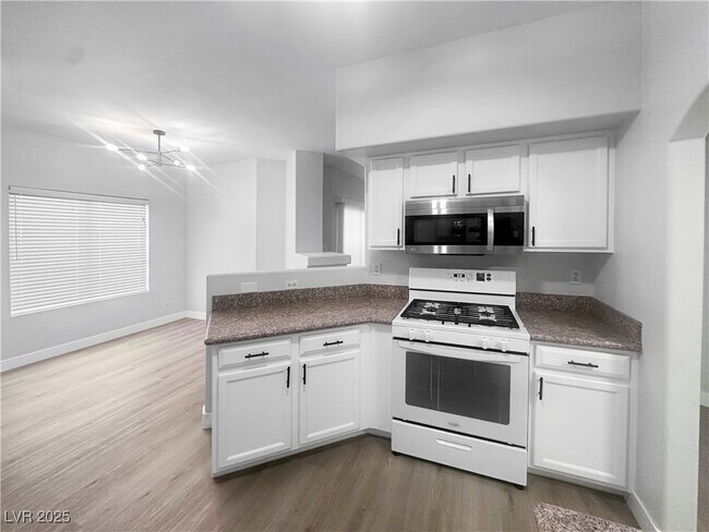 Building Photo - 5525 W Flamingo Rd