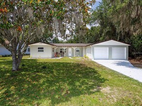 Building Photo - 1068 W Lakeshore Dr