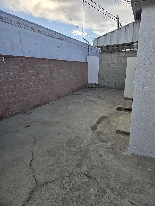 Building Photo - 11934 S Inglewood Ave
