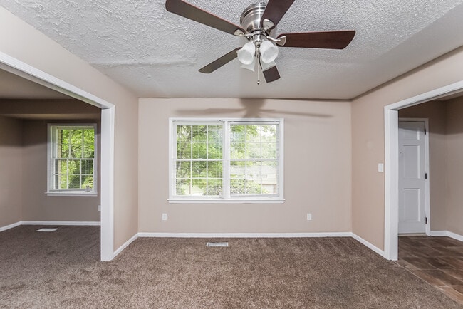 Building Photo - 1656 5th Pl NW