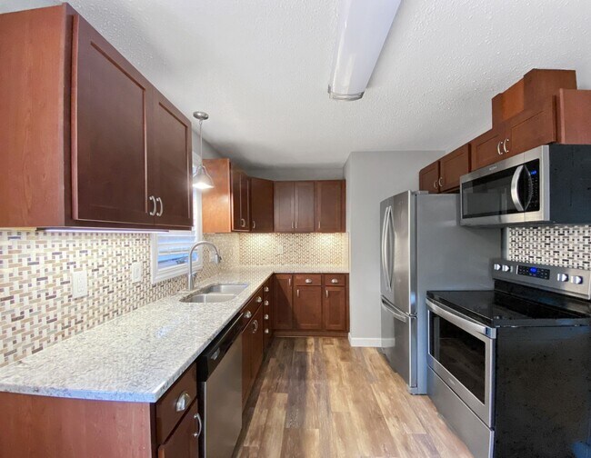 Foto del edificio - 3338 Library Ln