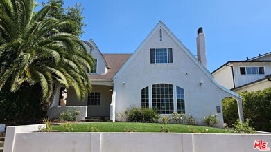 Building Photo - 830 S Averill Ave