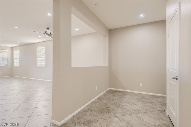 Building Photo - 974 Spiracle Ave