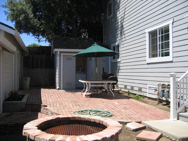 Building Photo - 588 Military E