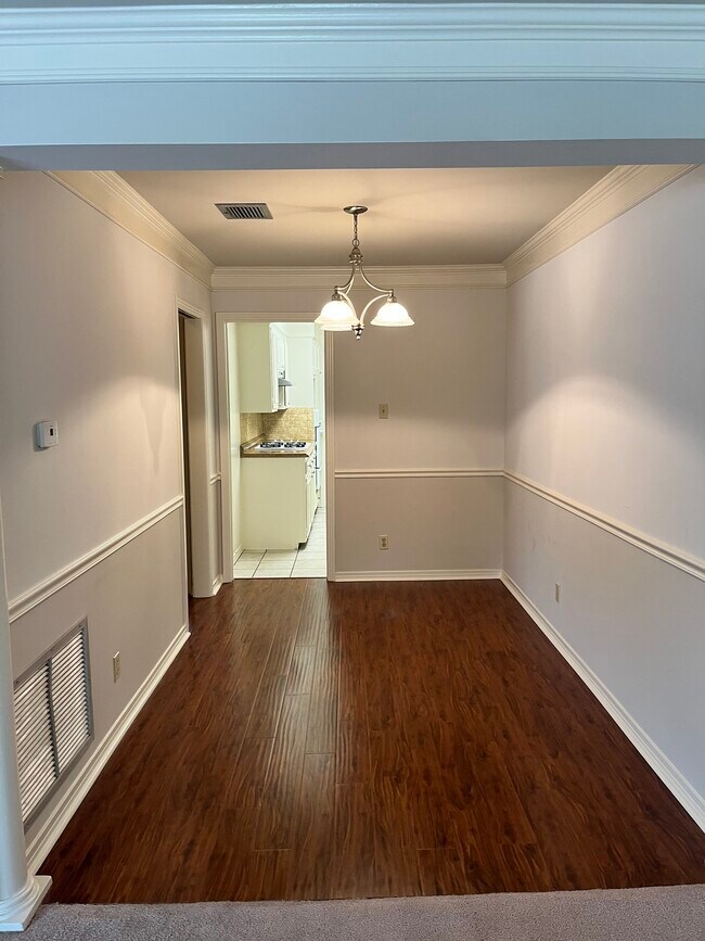 dining/office - 511 Chickadee Dr