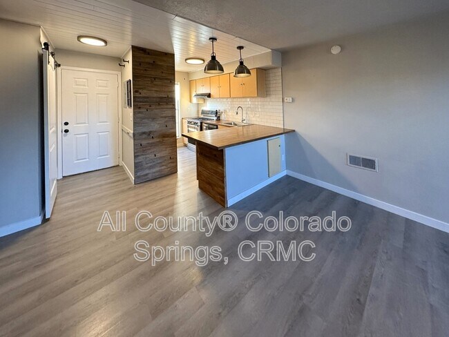 Building Photo - 3415 Rebecca Ln