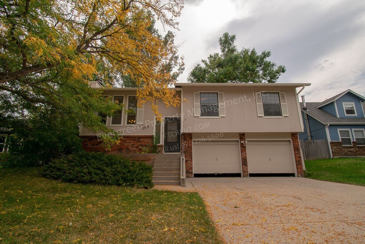 Primary Photo - 3-Bedroom home in West Fort Collins!