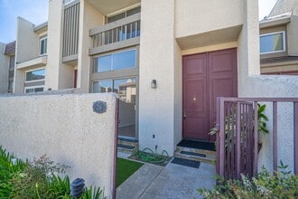 Building Photo - 9950 Topanga Canyon Blvd