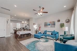 Foto del edificio - 9015 Lonestar Creekbend Ln