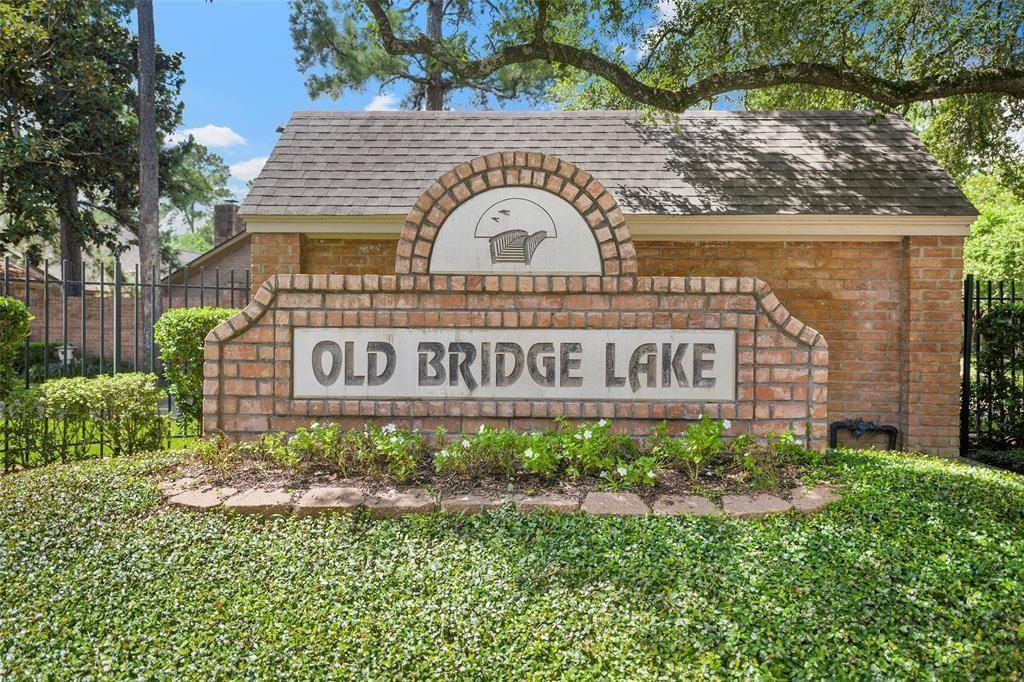 Foto principal - 204 Old Bridge Lake St