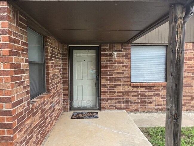 Building Photo - 507 Peppertree Ln