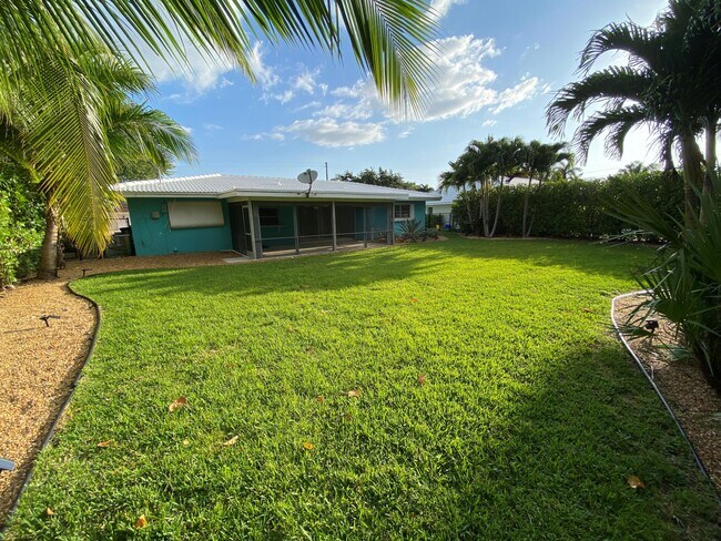 Foto del edificio - 960 SW 14th St