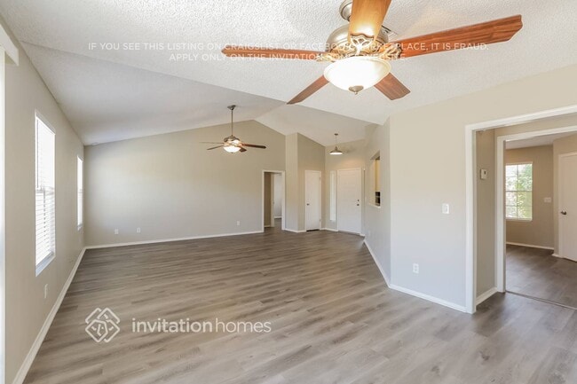 Foto del edificio - 5930 E Elmwood St