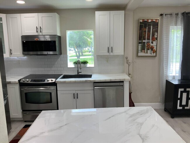 Foto del edificio - 2161 NW 29th Ave