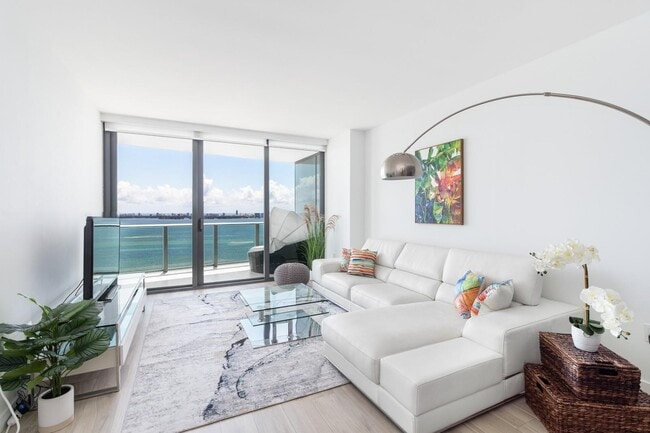 Foto del edificio - 460 NE 28th St