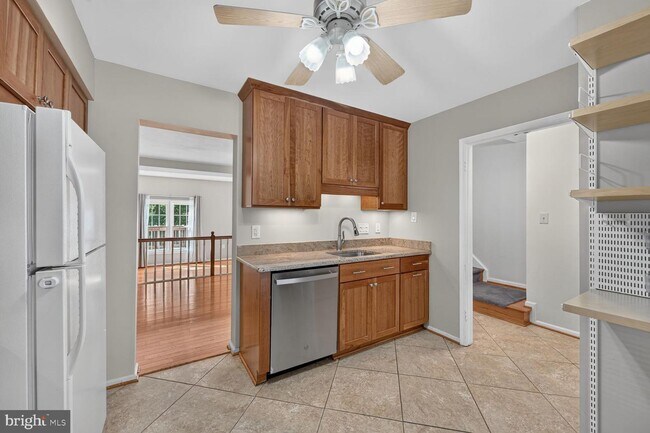 Building Photo - 5619 Ridge View Dr