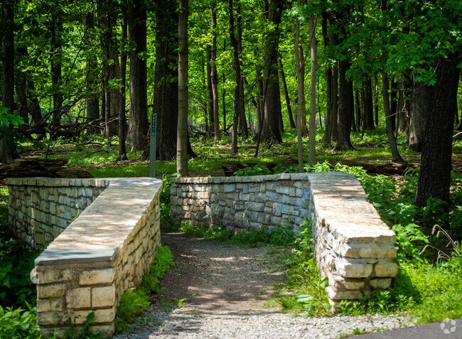 River Forest locals delight in the stone bridge hiking trail in Thatcher Woods.