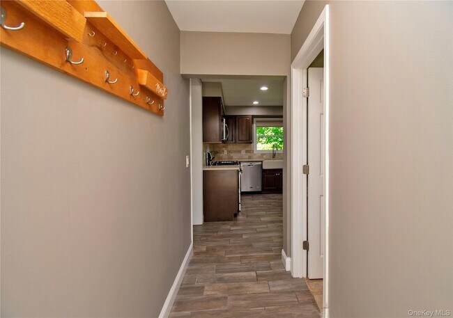 Foto del edificio - 154 Spring Valley St