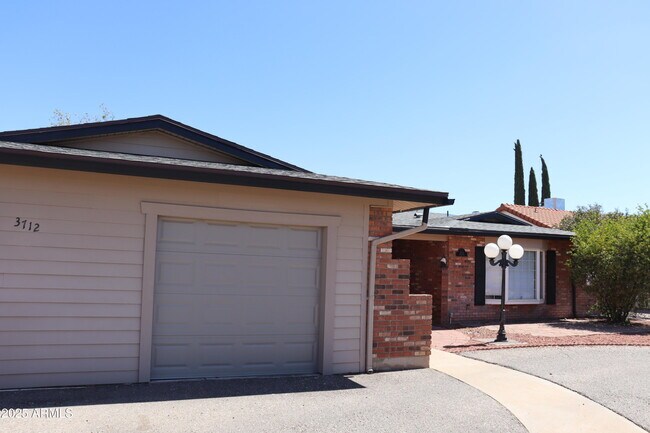 Building Photo - 3712 St Andrews Dr