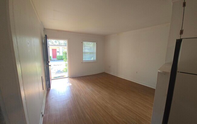 Foto del edificio - 551 E Miracle Strip Pkwy