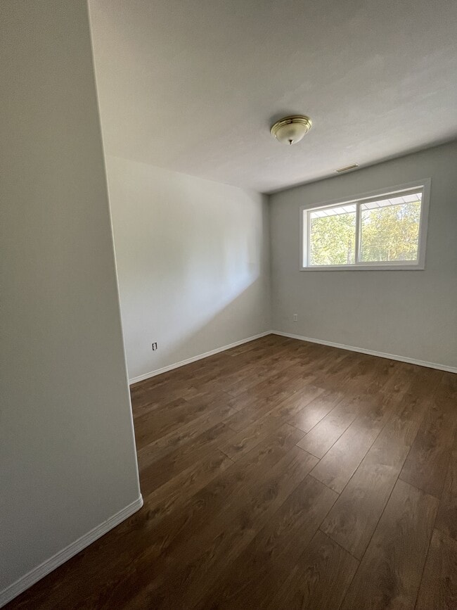 Building Photo - 160 Marsh Dr