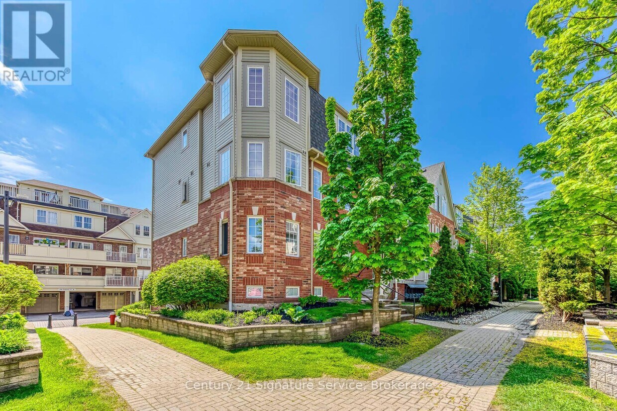 Primary Photo - 740-740 Neighbourhood Cir