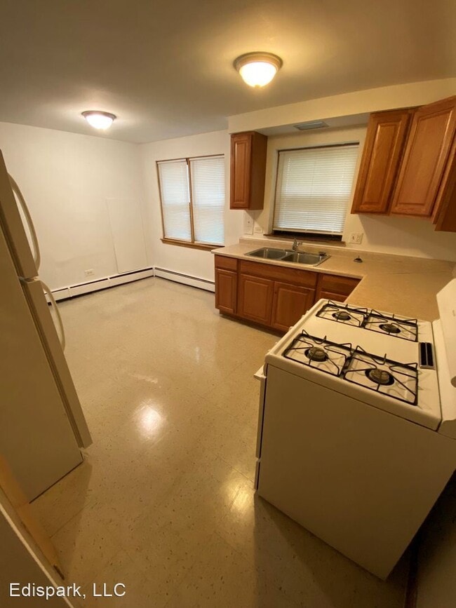 Foto del edificio - 1812 W 127th St