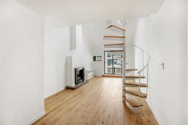 Foto del edificio - 321 E 22nd St