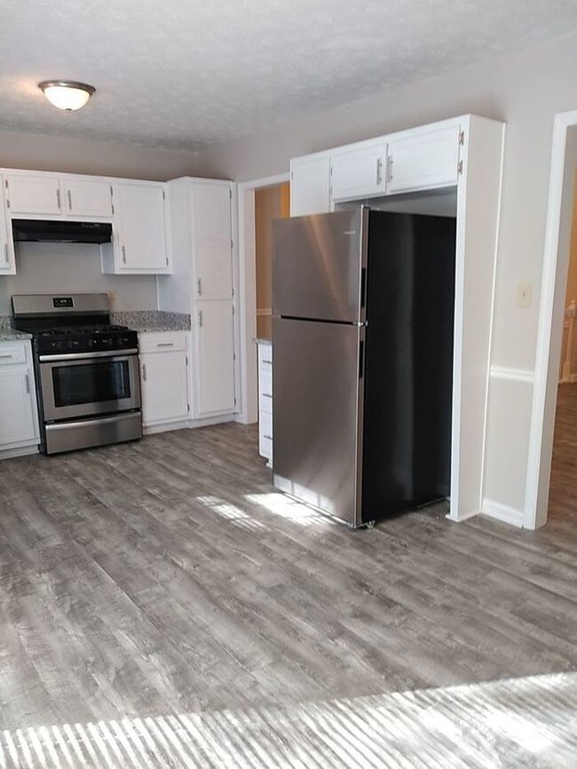 Foto del edificio - Now Available! 5 bedroom 2 bath home!