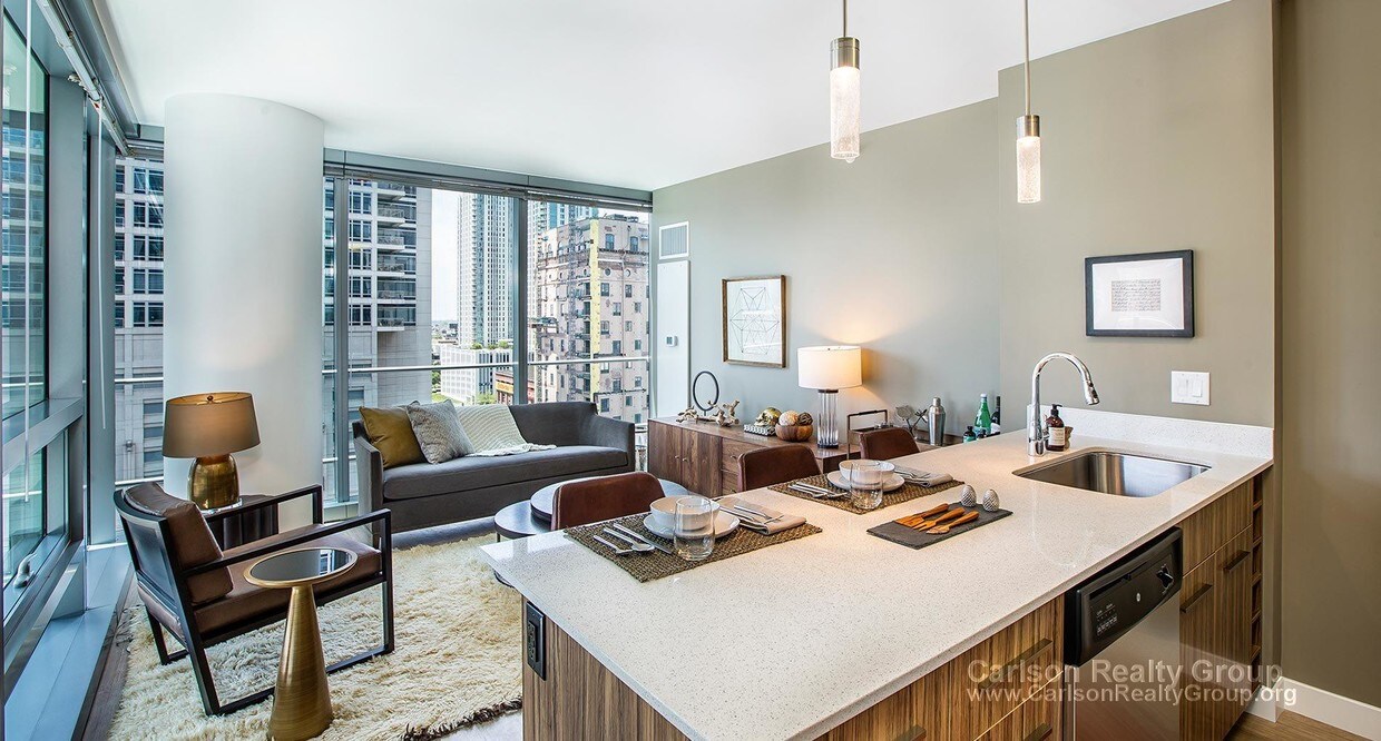 Foto principal - 383 W Wolf Point Plaza