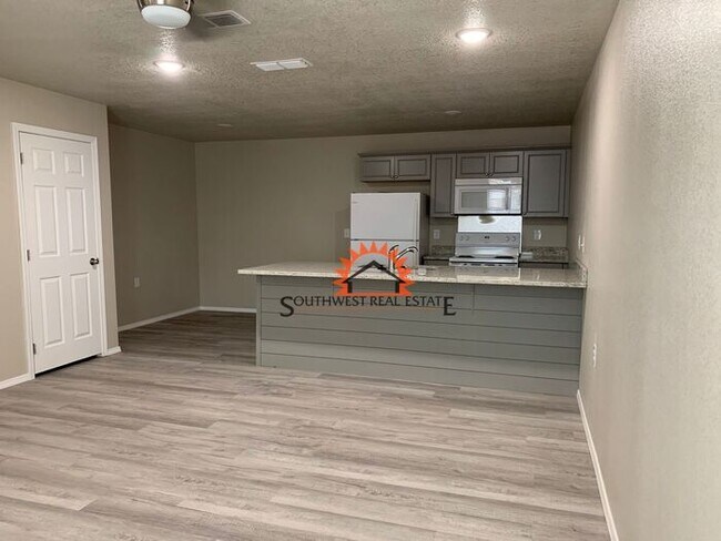 Building Photo - New apartments 3 Bed 2 Bath