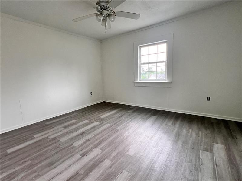 Building Photo - 47 Oakwood Ave