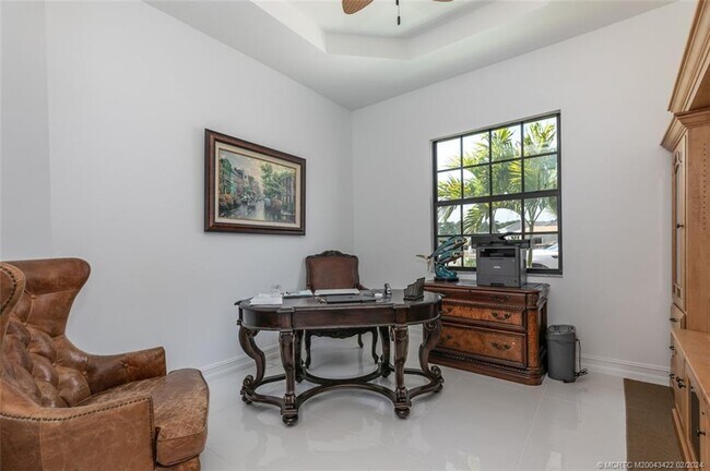 Building Photo - 5286 SW Pomegranate Way