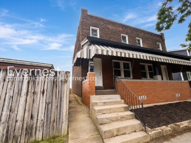 Foto del edificio - 444 E Woodrow Ave