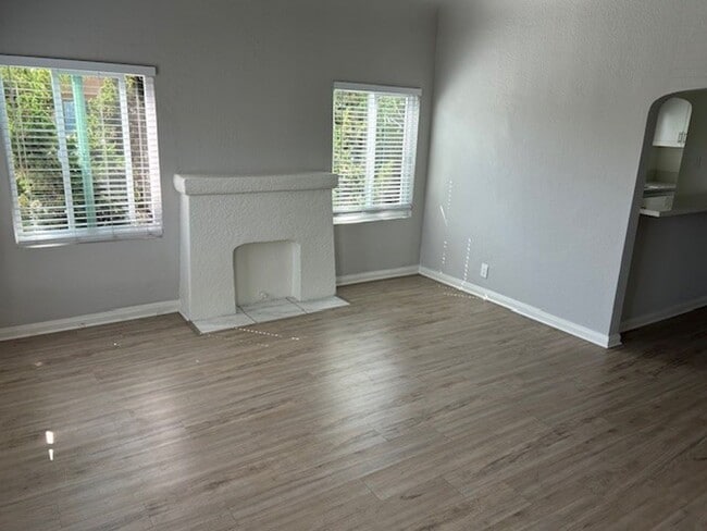 Building Photo - 1055 Mira Mar Ave.