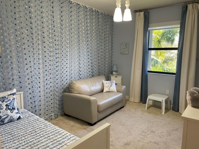 Building Photo - 4 br, 3.5 bath House - Garden Estates At T...