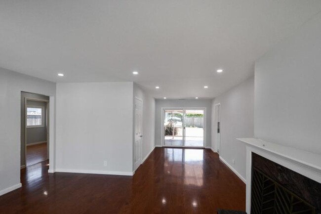 Building Photo - 4 bedroom in San Mateo CA 94401